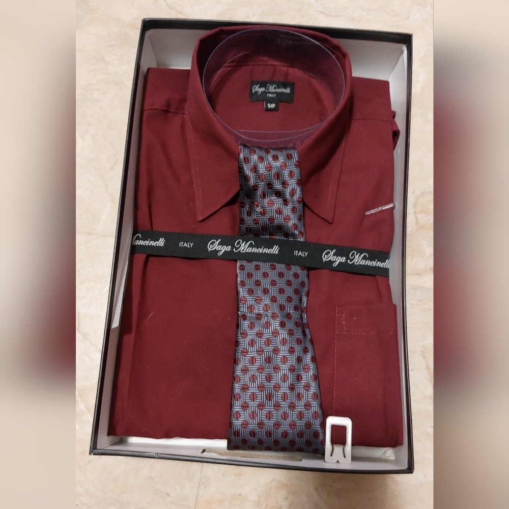 Saga Mancinelli men botton down shirt size S nwt